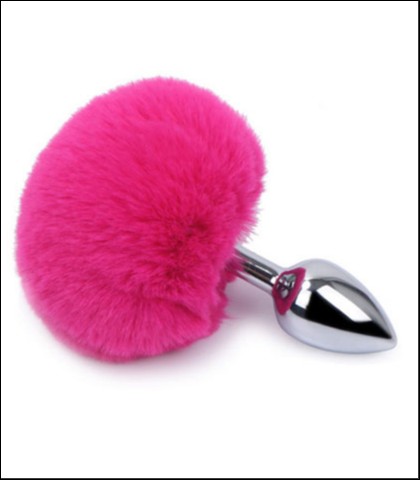 Metalni kupa sa roze zecijim repicem