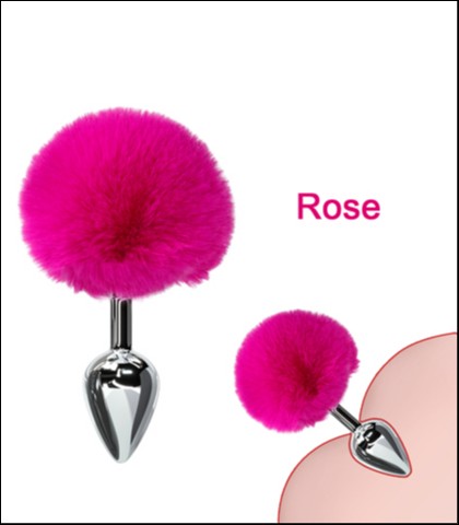 Metalni kupa sa roze zecijim repicem